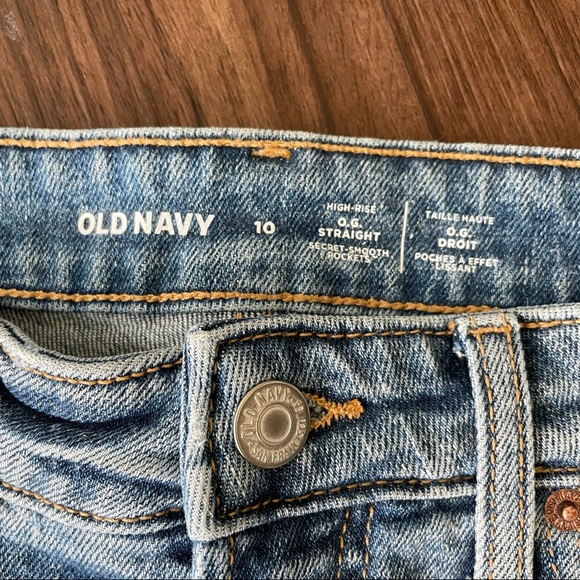 NWT Old Navy High-Waisted O.G. Straight Ripped
Cut-Off Jean Shorts 3” inseam - Picture 8 of 15